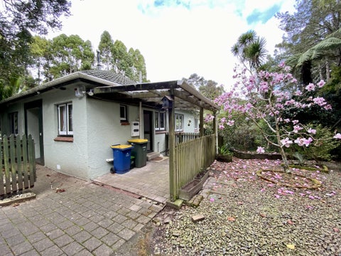 13 Manuka Road, Titirangi, Auckland