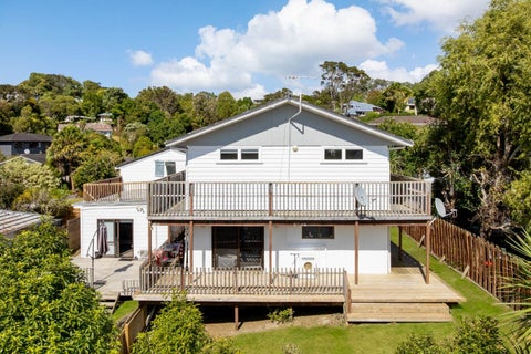 17 Lemnos Place, Titirangi, Auckland