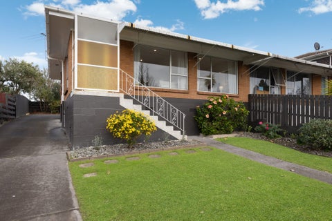 2/33 Butterworth Drive, Glendene, Auckland