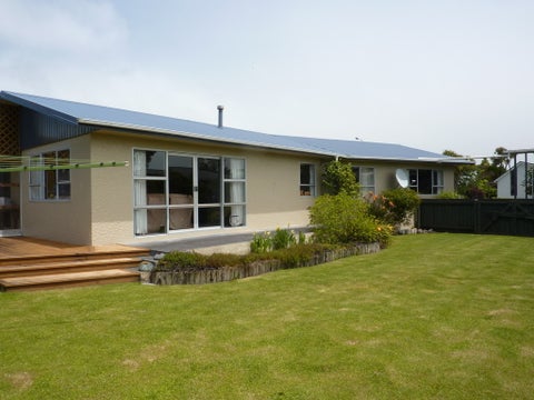 2 Martin Place, Carters Beach, Westport