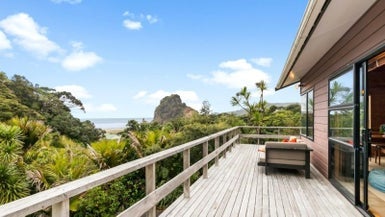 7 Sylvan Glade, Piha, Piha