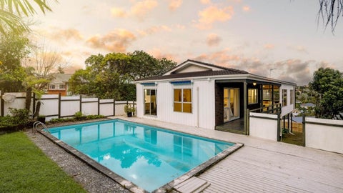 15 Ravenwood Drive, Forrest Hill, Auckland