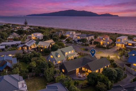14 Olliver Grove, Waikanae Beach, Waikanae