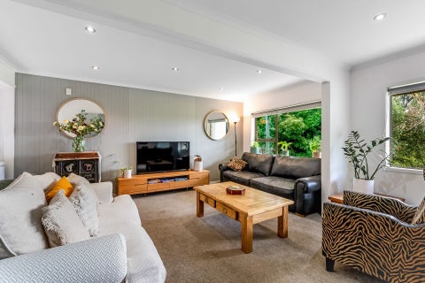 1/1 Sharon Road, Waiake, Auckland