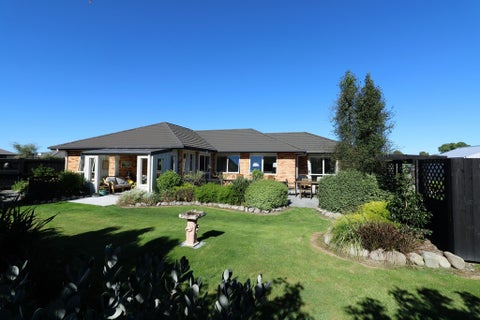 37 Armstrong Avenue, Carterton