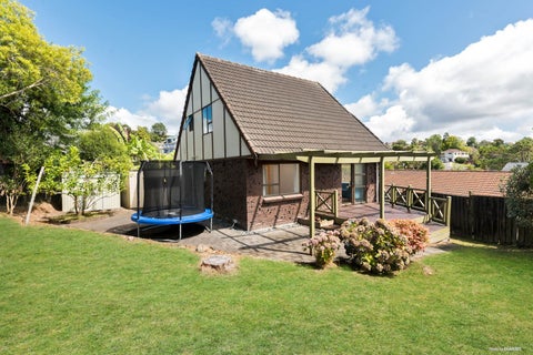 2/27 Weetman Drive, Browns Bay, Auckland