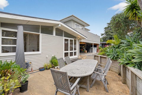 12 Garmons Way, Castor Bay, Auckland