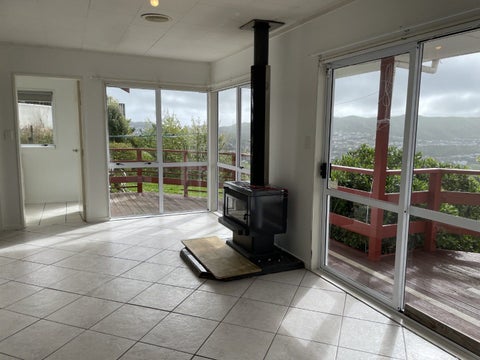 6 Maraval Crescent, Grenada Village, Wellington