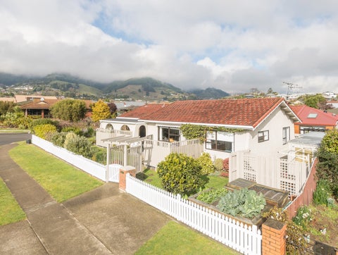 43 Farnham Drive, Richmond