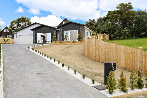 3 Surf View Crescent, Red Beach, Red Beach
