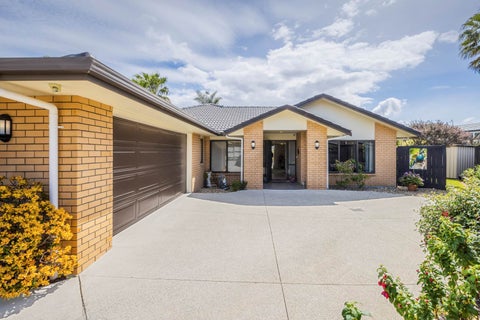 13 Dalcross Drive, Flat Bush, Auckland