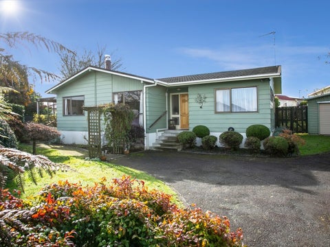 10 Sargeson Place, Leamington, Cambridge