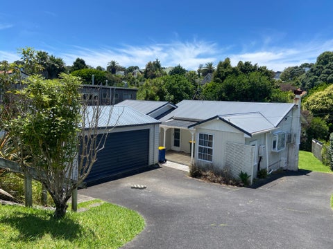 6 Gray Crescent, Torbay, Auckland