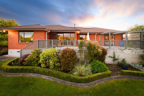 11 Greenwood Place, Fitzherbert, Palmerston North