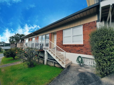 2/5 Whitby Crescent, Mairangi Bay, Auckland