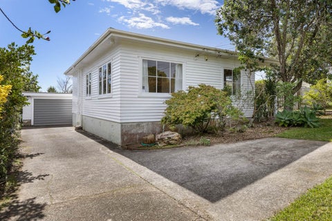 29 Puketea Street, Blockhouse Bay, Auckland