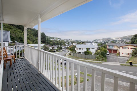 42 Fyvie Avenue, Tawa, Wellington