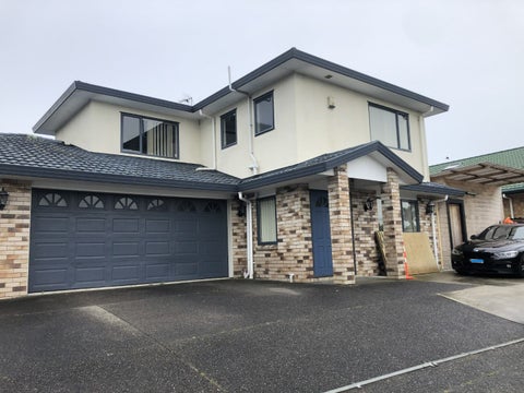 8 Donegal Park Drive, Flat Bush, Auckland