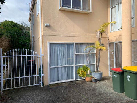 16 Sullivan Avenue, Mangere Bridge, Auckland