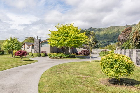 41 Awanui Drive, Waikanae