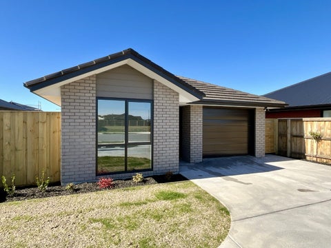 8 Chambers Avenue, Woodend, Woodend