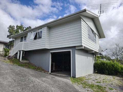1/127 Spinella Drive, Bayview, Auckland