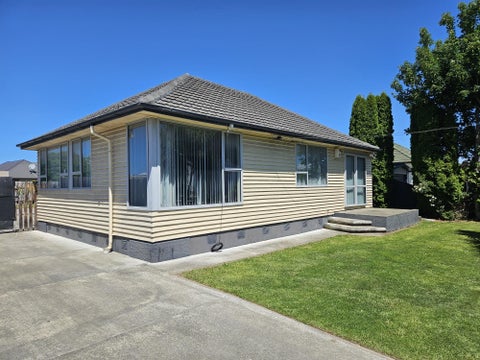 4 Oakland Street, Northcote, Christchurch