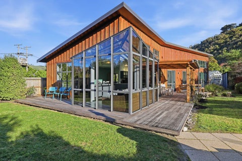 36 Beach Road, Long Beach, Port Chalmers