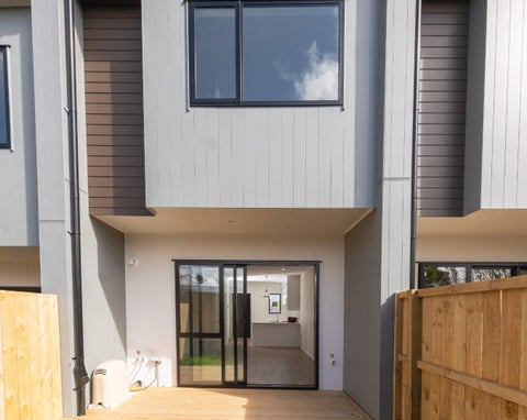 30/241 Don Buck Road, Massey, Auckland