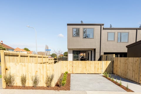 1 Harlow Crescent, Glen Innes, Auckland
