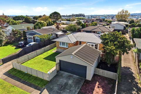 152 Old Wairoa Road, Papakura, Papakura