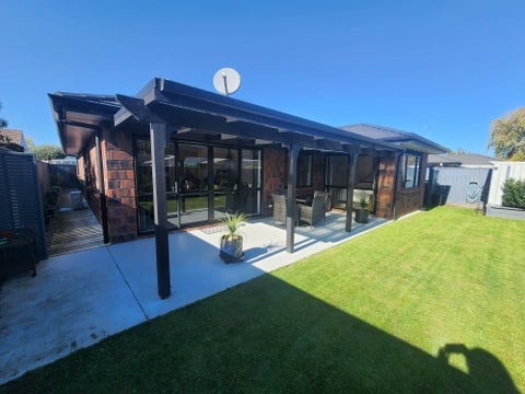 10 Monarch Mews, Levin, Levin