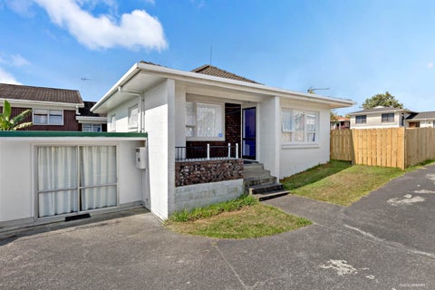 1/42 Butterworth Drive, Glendene, Auckland