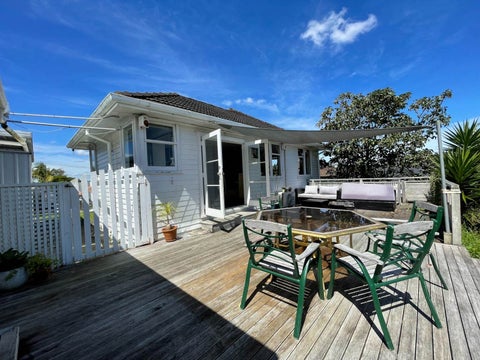 6 Cintra Place, Glen Innes, Auckland