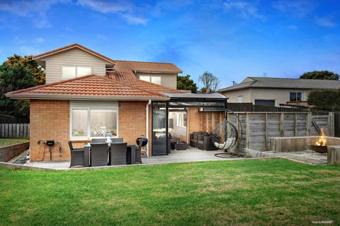 3A Sispara Place, Beach Haven, Auckland