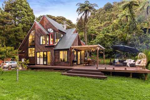 424 Scenic Drive, Waiatarua, Auckland