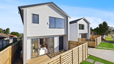 8A Fortunes Road, Half Moon Bay, Auckland