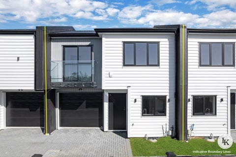 8C Benton Place, Manurewa, Auckland