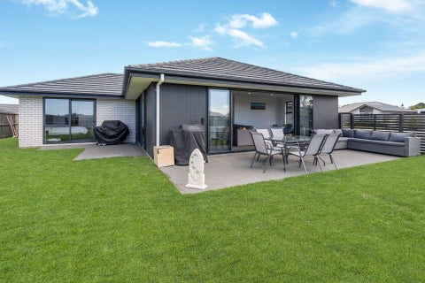 32 Tara Crescent, Woodend, Woodend