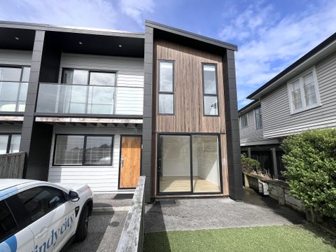 6E Huia Street, Tawa, Wellington