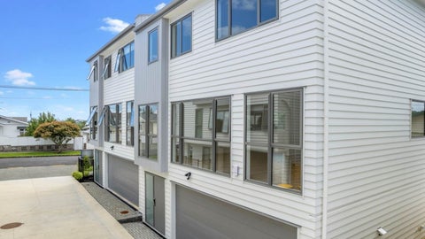 2/12 Jasper Avenue, Mount Roskill, Auckland