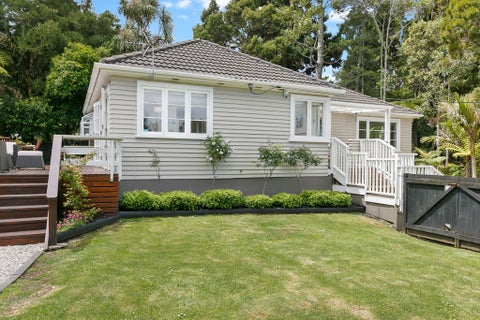 1 Grovelands Way, Titirangi, Auckland