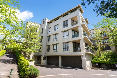2B/10 Laxon Terrace, Newmarket, Auckland