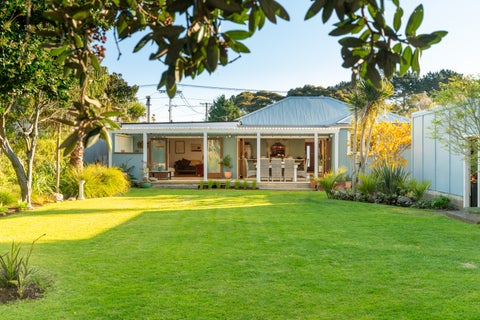 23 Rangihiroa Street, Waikanae Beach, Waikanae
