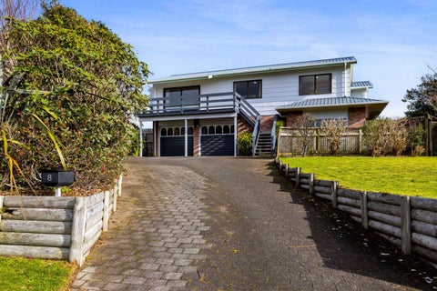 8 Ash Place, Whalers Gate, New Plymouth