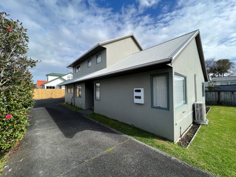 8A Formby Avenue, Point Chevalier, Auckland
