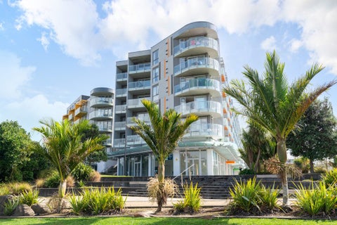 402/3 Rose Garden Lane, Albany, Auckland