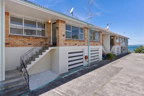 2/16 Beach Road, Castor Bay, Auckland