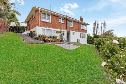 1/69 College Road, Northcote, Auckland