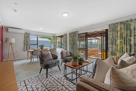 2/60 Vivian Wilson Drive, Eastern Beach, Auckland